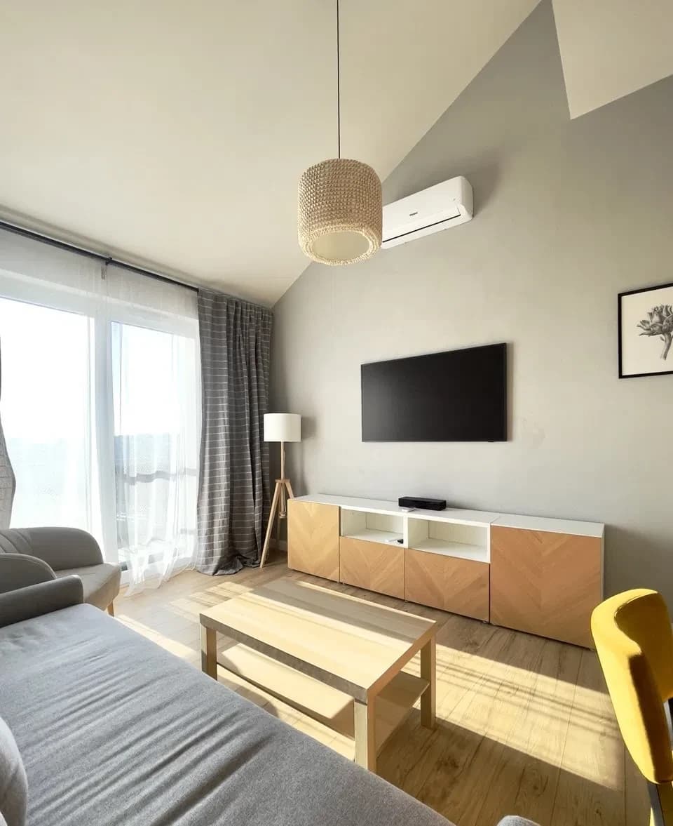 Attic / PETS FRIENDLY / 2-rooms / View of the field