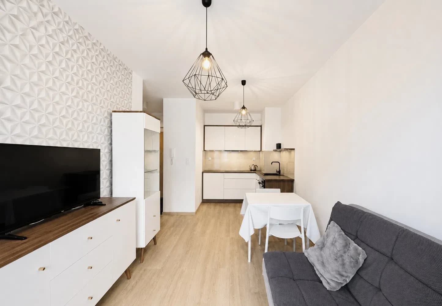 2-rooms/ Promenade / Czochralskiego/ Immediately