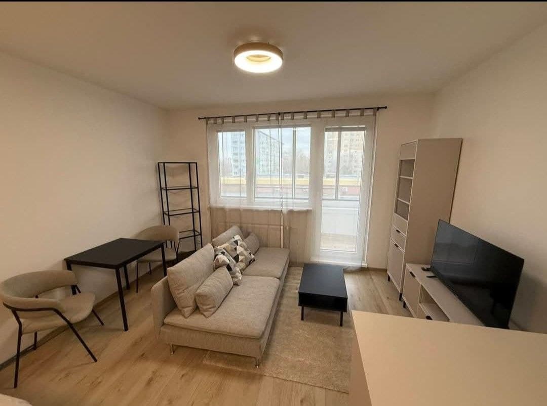 1-izbový byt s balkónom v Petržalke, Bratislava