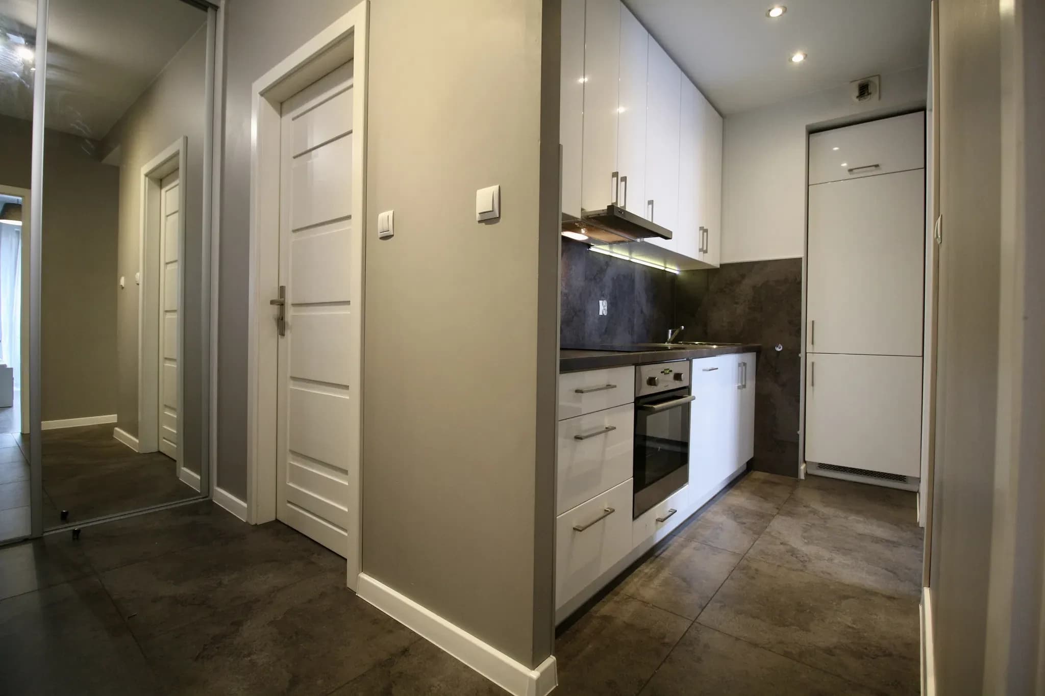 2 separate rooms/Balcony/Available immediately/Separate kitchen/Ruczaj