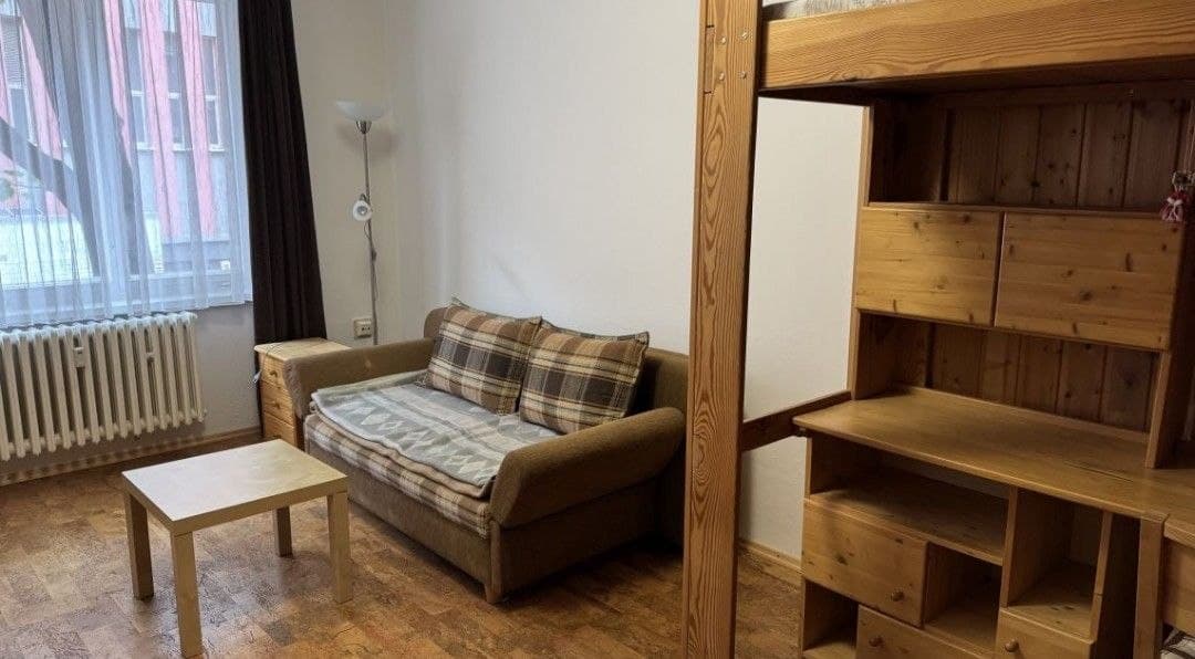1-izbový byt so samostatnou kuchyňou, Staré Mesto