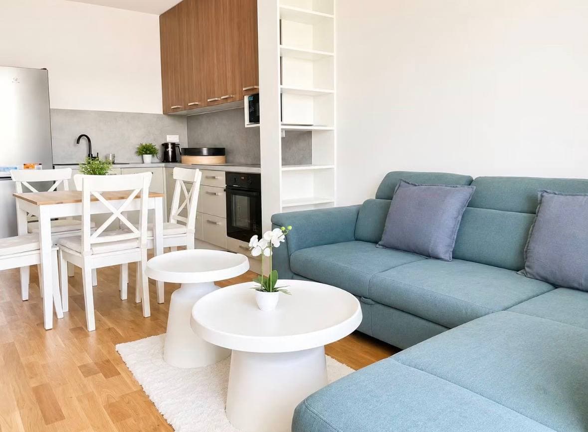 2-izbový byt s balkónom v bytovom komplexe Metropolis, Bratislava